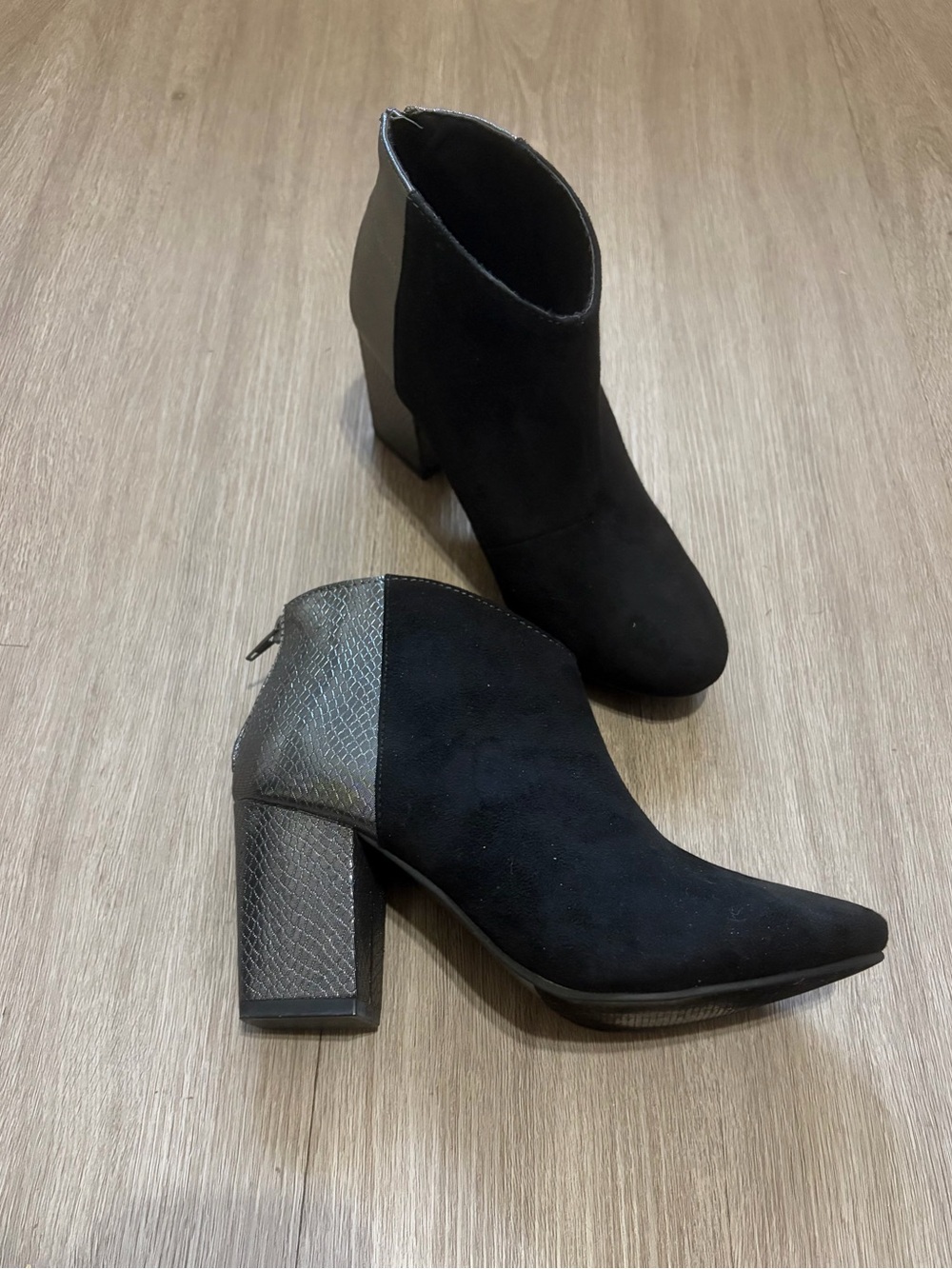 Olivia Miller Black Suede And Gunmetal Snake Printed Block Heel Bootie Size 8.5